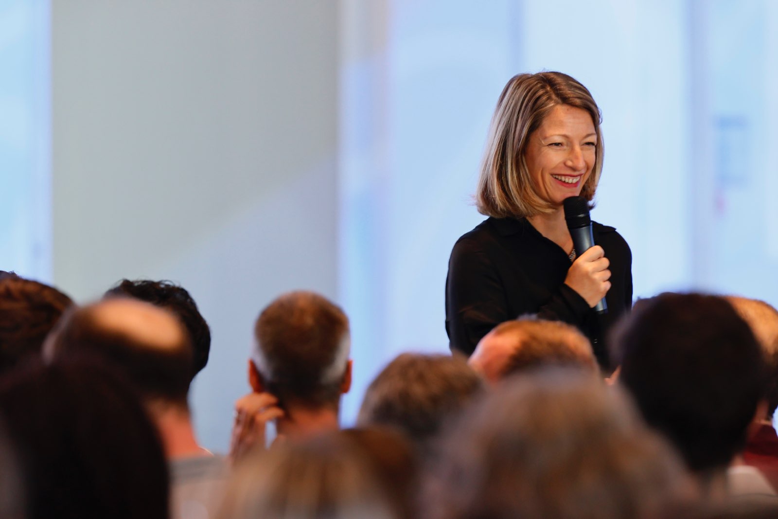 Laetitia Cayrel lors d'une conférence pour EDF à Paris